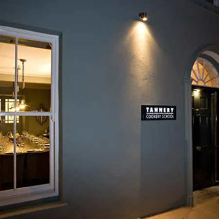 بيت ضيافة Tannery Townhouse
